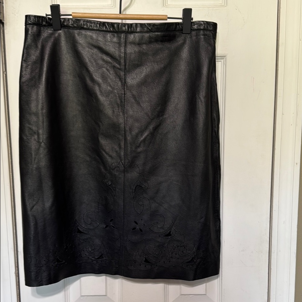 B&J Genuine Leather Black Cutout Designs Lined Skirt Size 12 W 16.5” L 22.5”